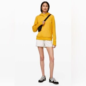 Lululemon On‎ the Fly Short *Woven *2.5"Silverstone Size 8.